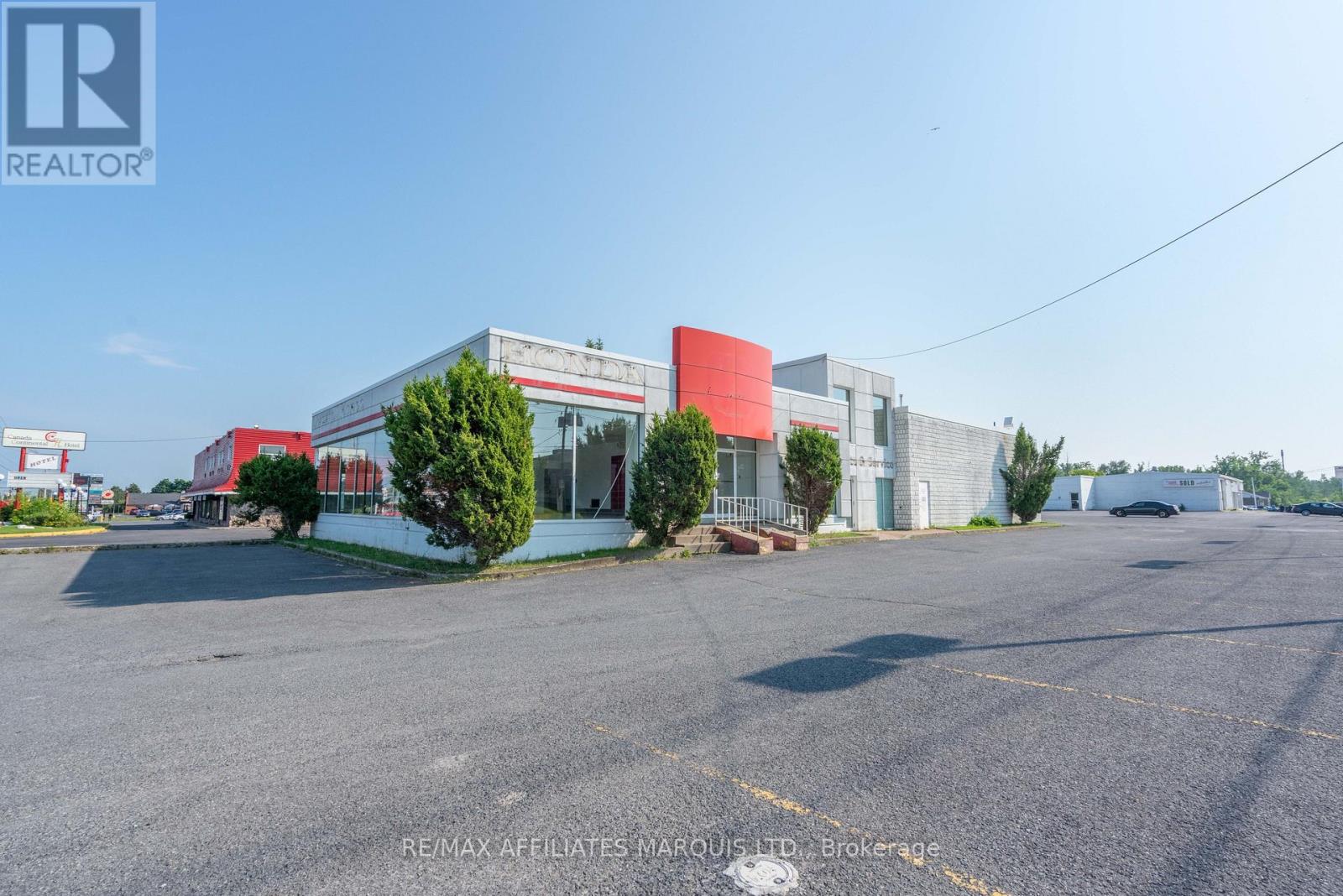 1200 Brookdale Avenue N Property Photo 15