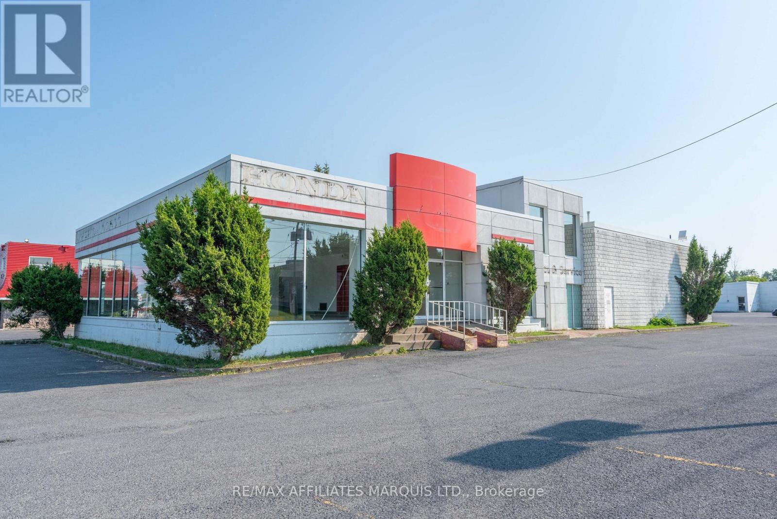 1200 Brookdale Avenue N Property Photo 16