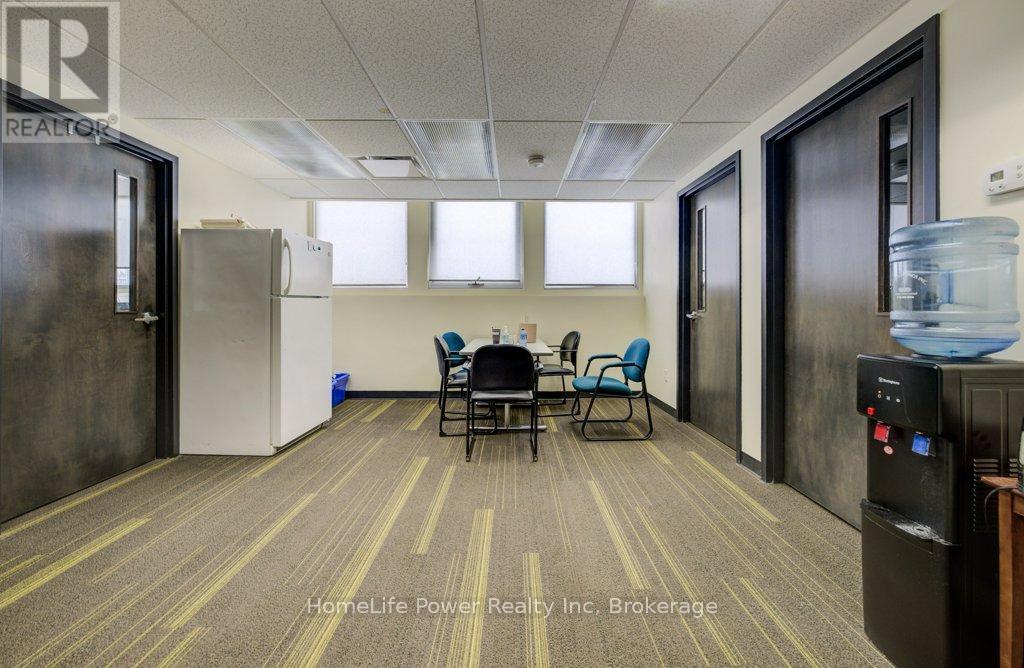 354 Charles Street E Property Photo 6