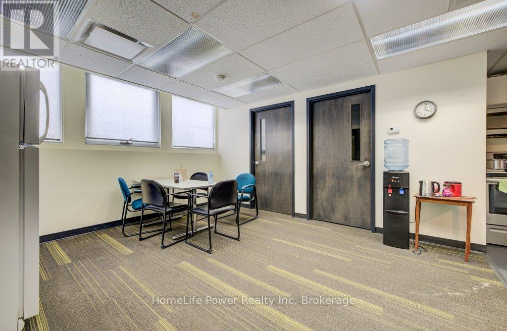 354 Charles Street E Property Photo 7