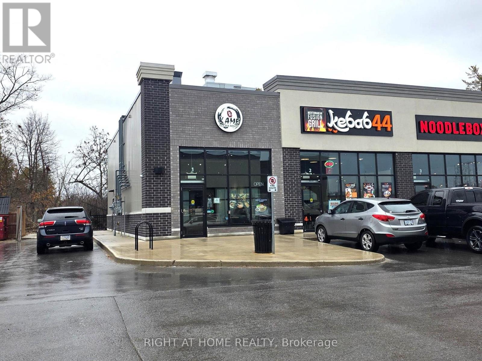 E10 - 1117 MIDLAND AVENUE