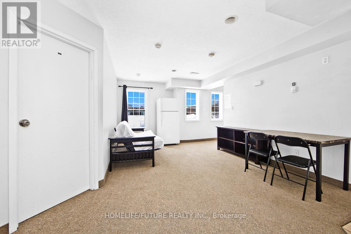 4 Units W/20 Rms - 327 Spruce Street Property Photo 7