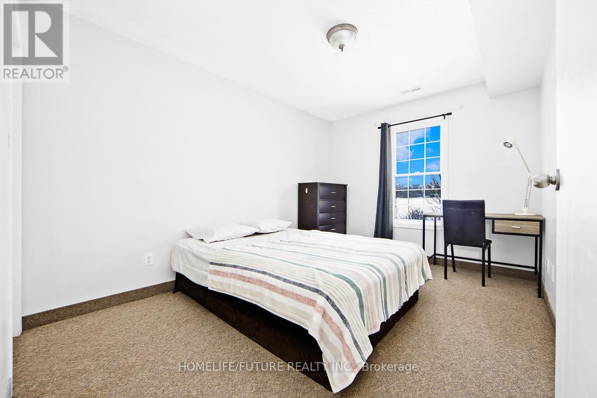 4 Units W/20 Rms - 327 Spruce Street Property Photo 12