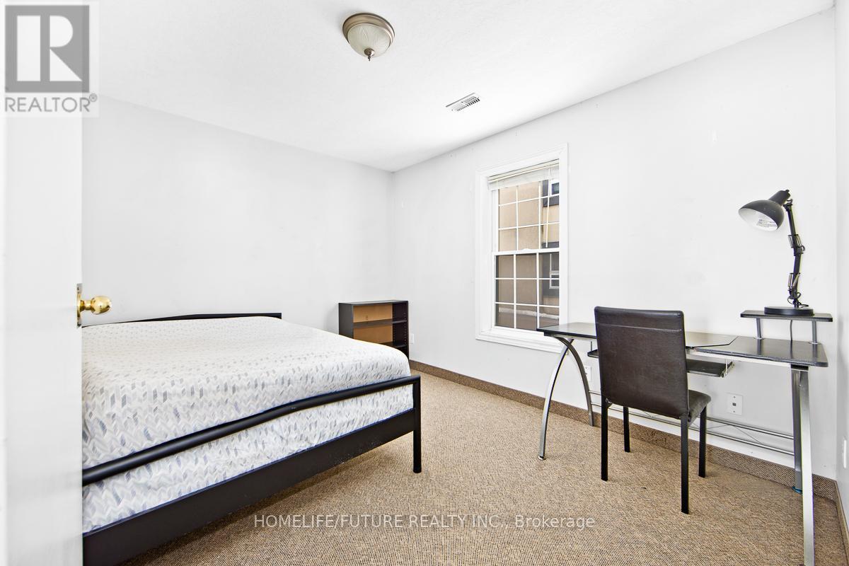 4 Units W/20 Rms - 327 Spruce Street Property Photo 13