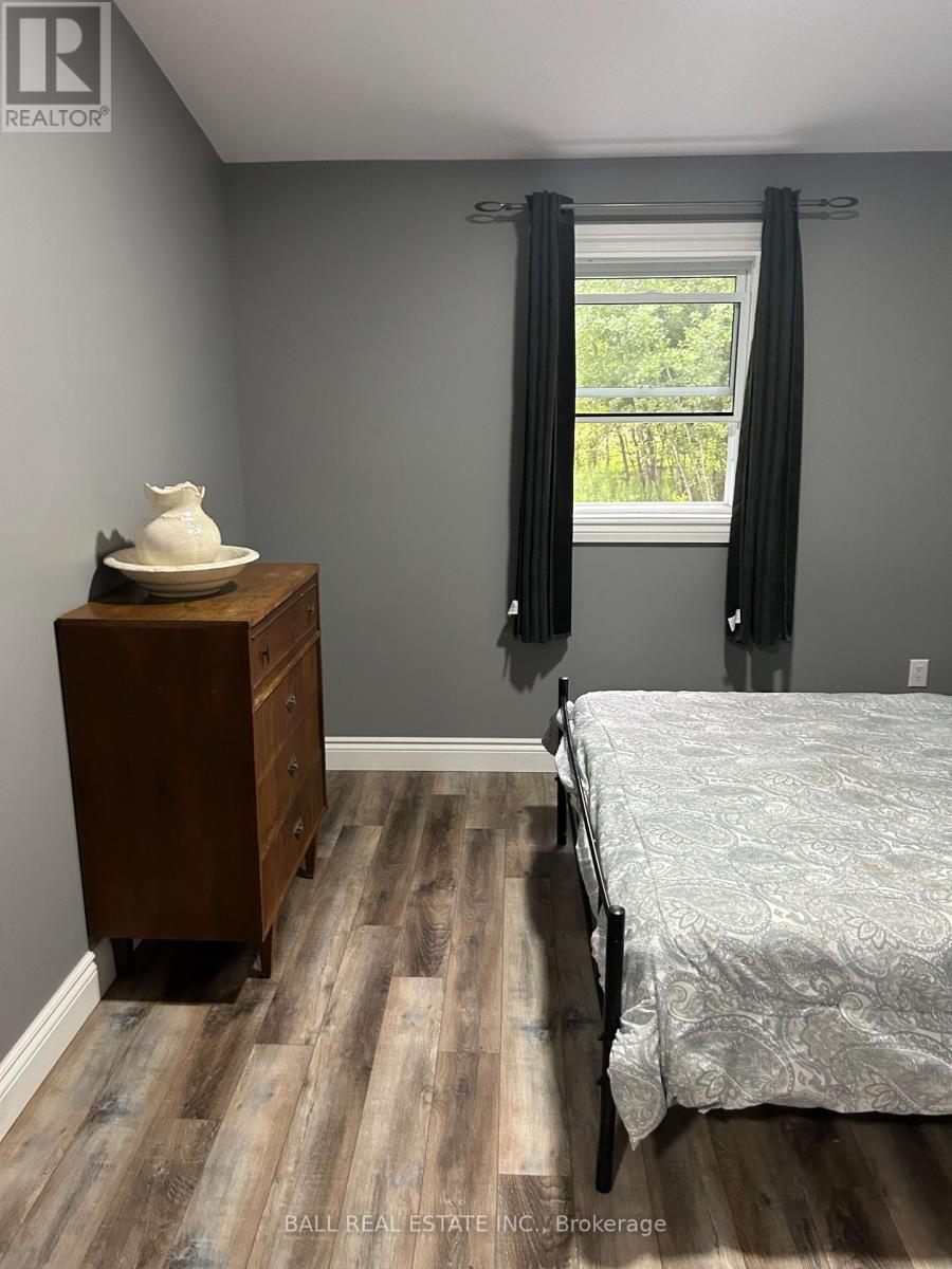 732 13th Line W Property Photo 21