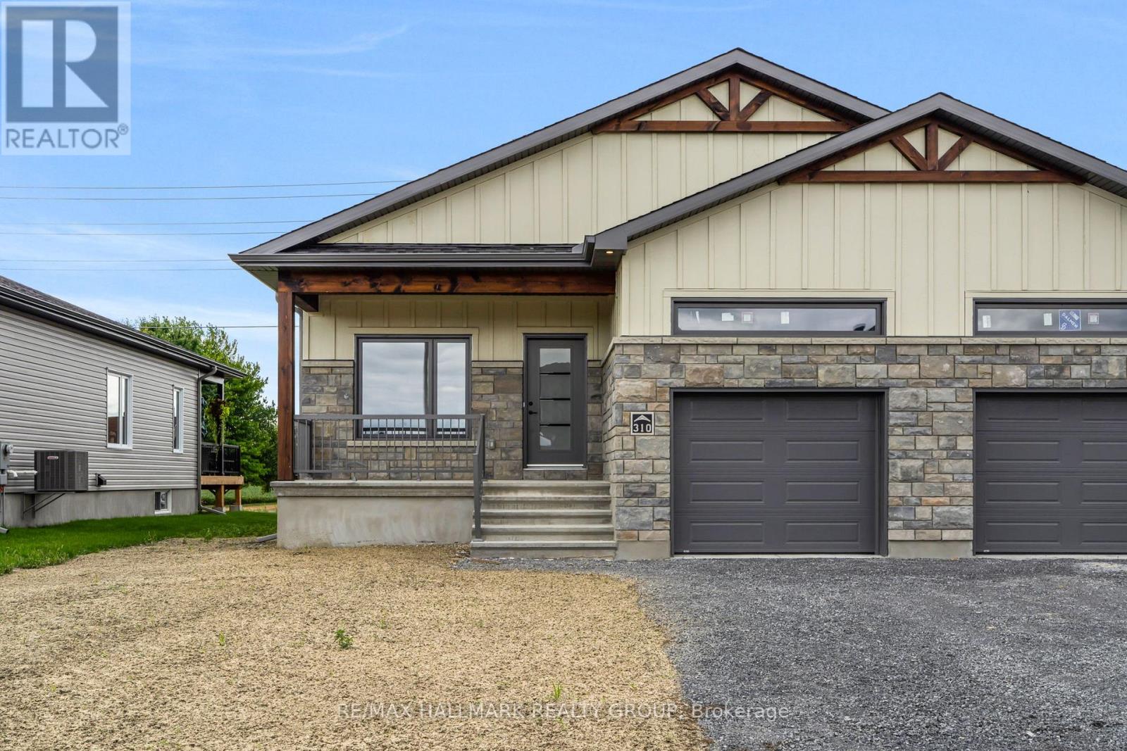 324 Zakari Street Property Photo 1