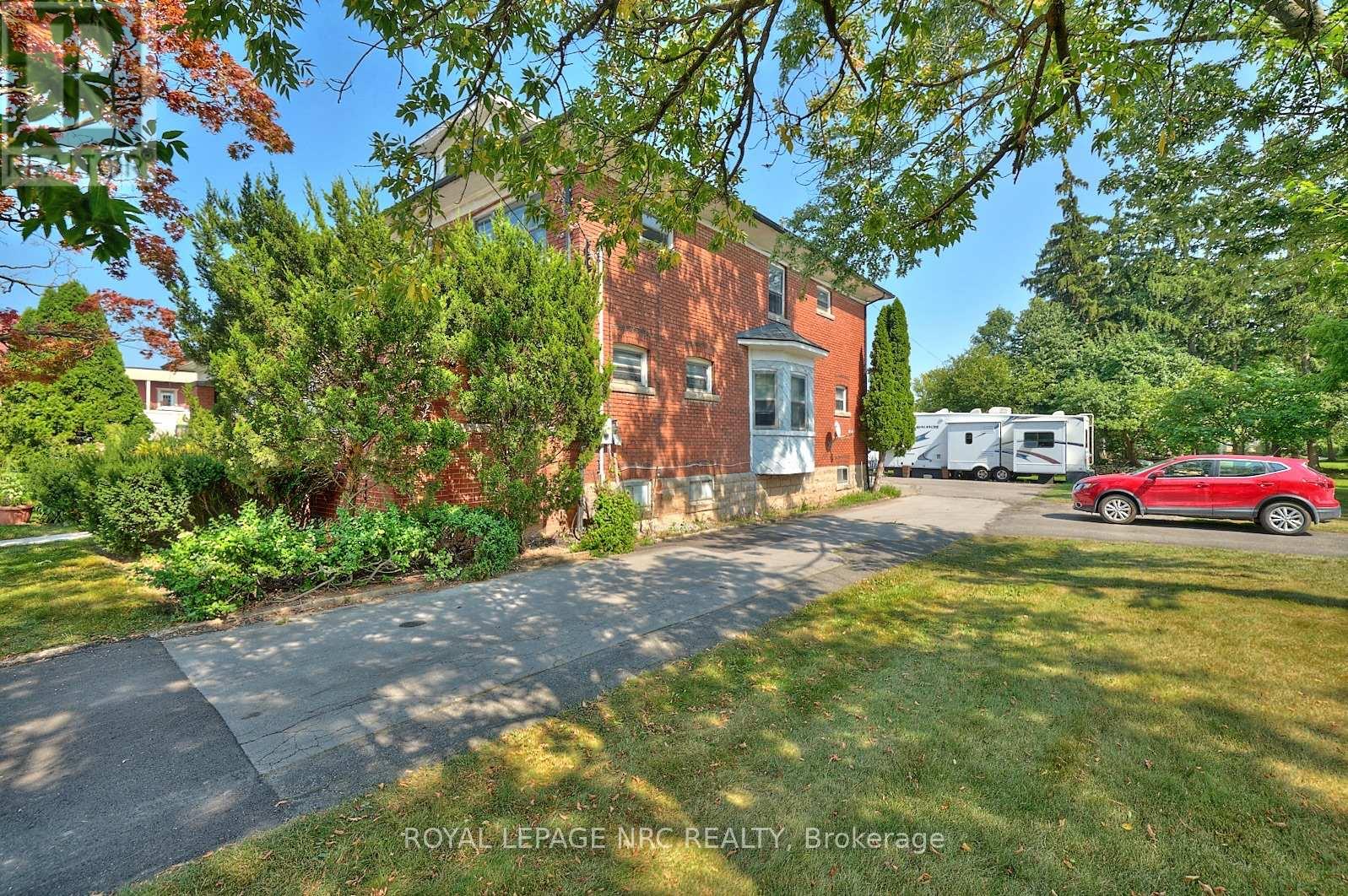 3758 Main Street Property Photo 2