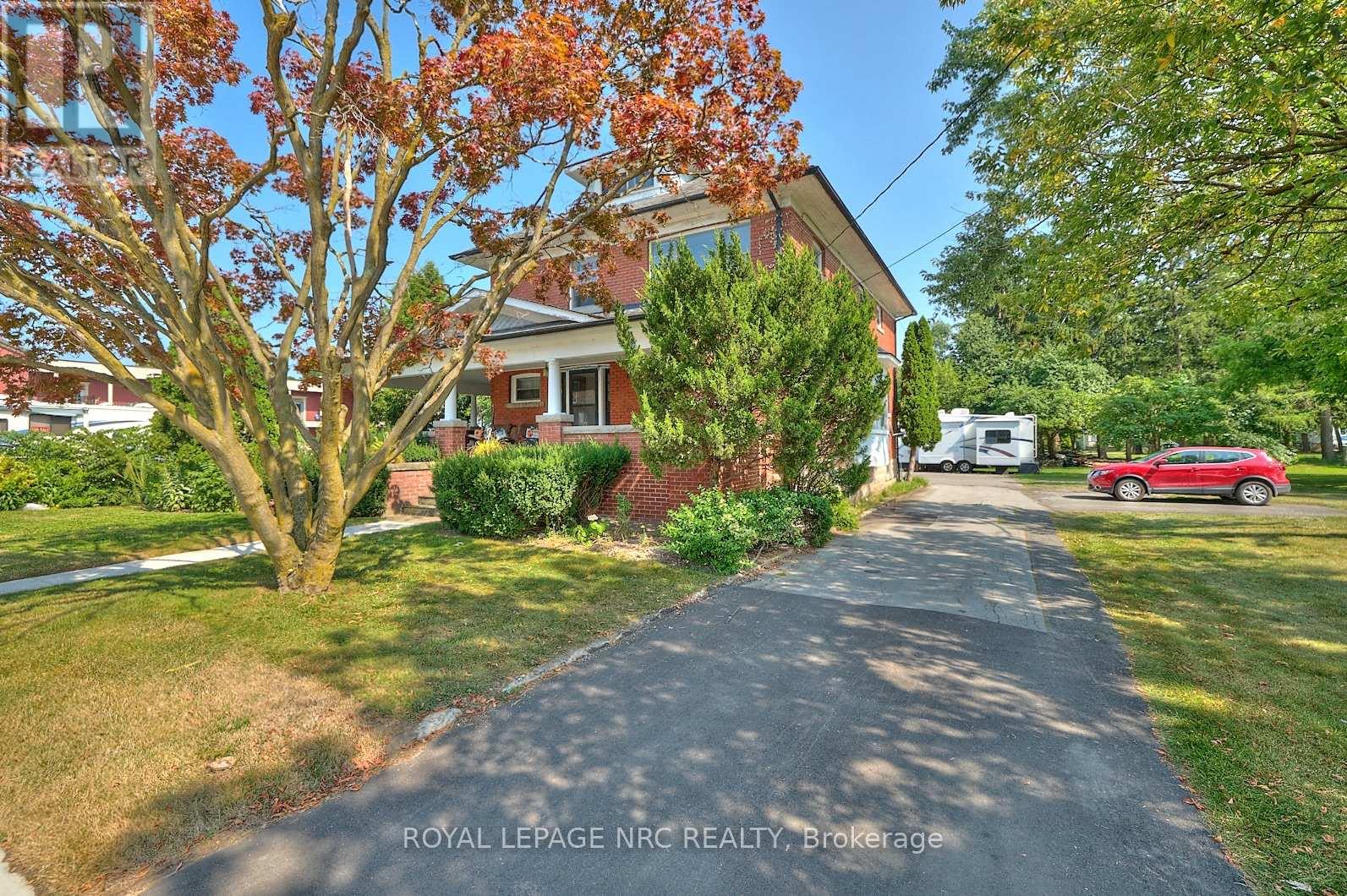3758 Main Street Property Photo 3