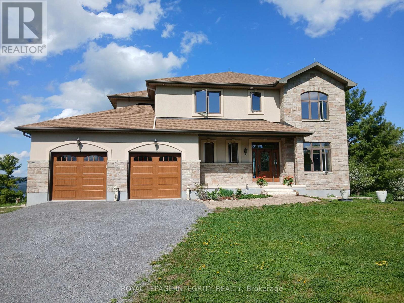 3052 Stoneridge Road Property Photo 1