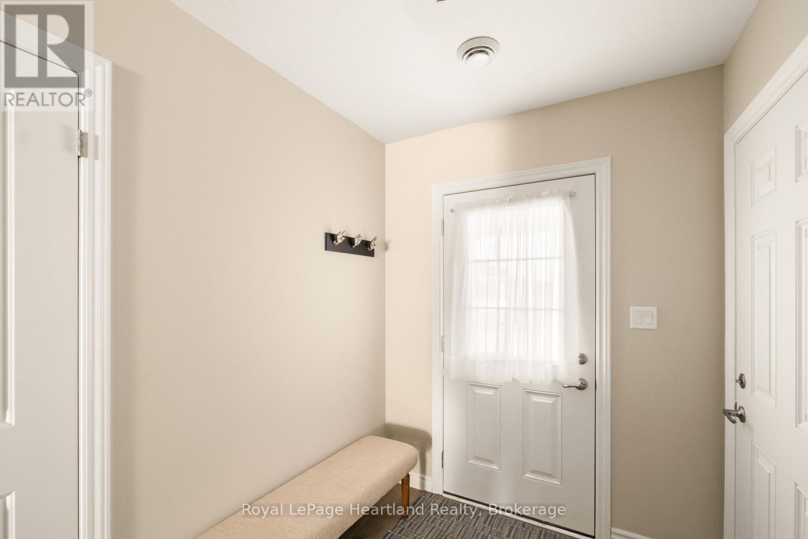 140 Lake Breeze Drive Property Photo 6