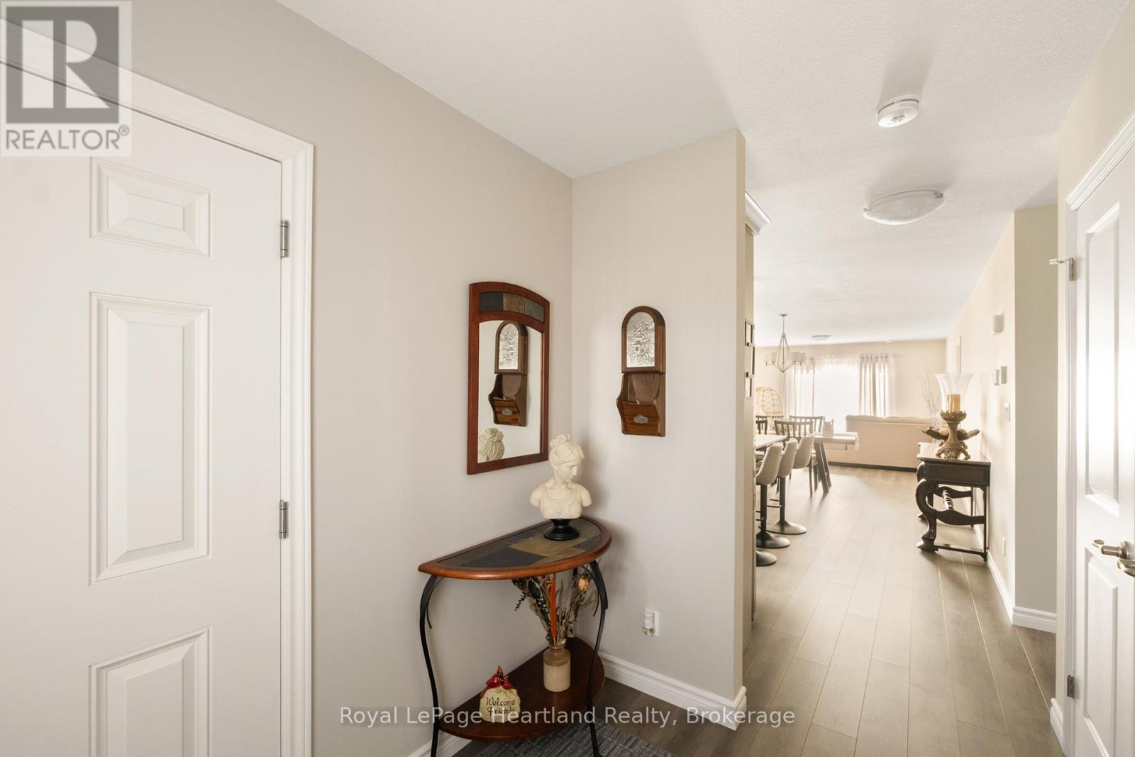140 Lake Breeze Drive Property Photo 7