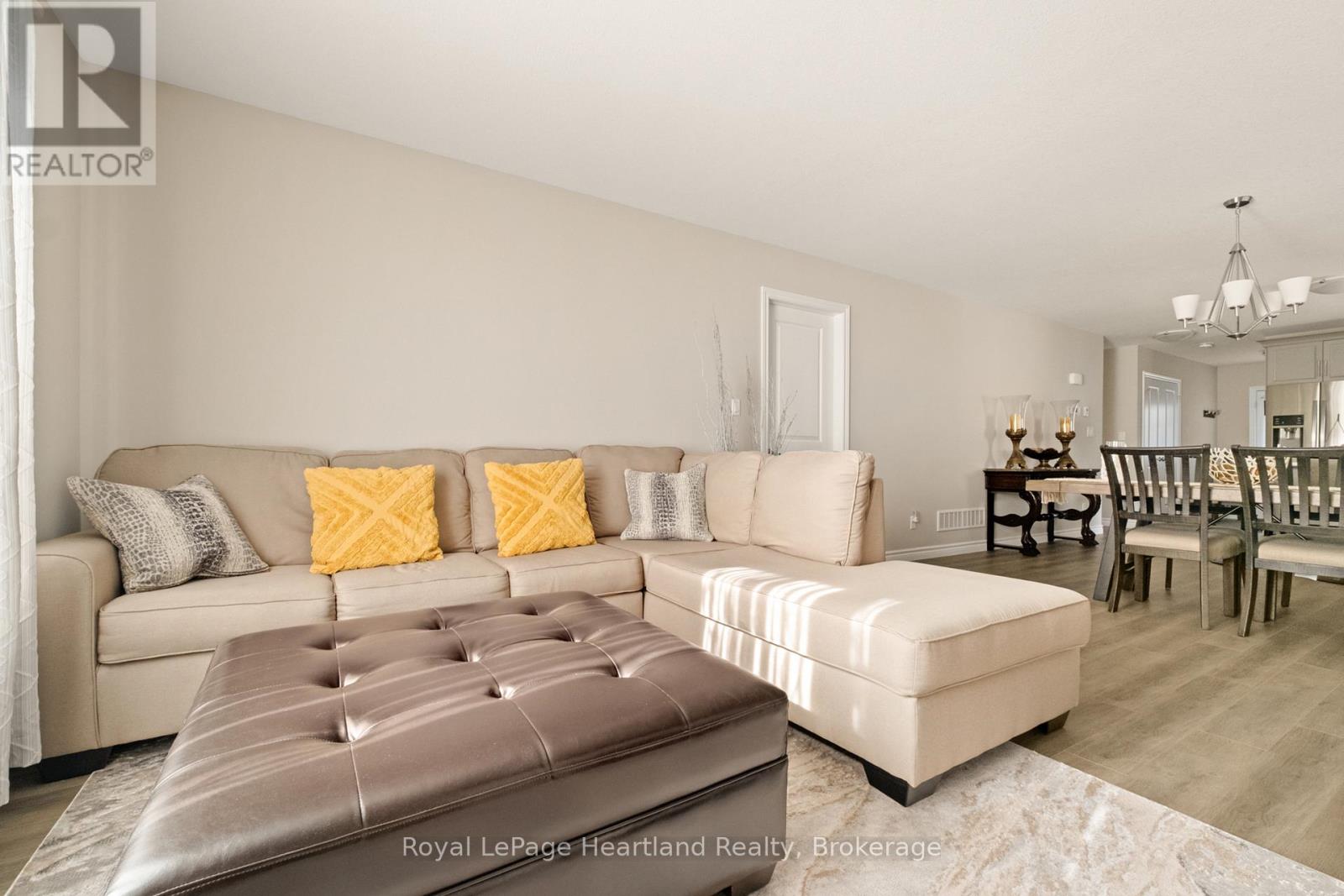 140 Lake Breeze Drive Property Photo 14