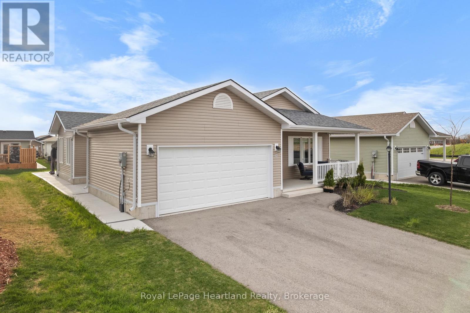 140 Lake Breeze Drive Property Photo 32
