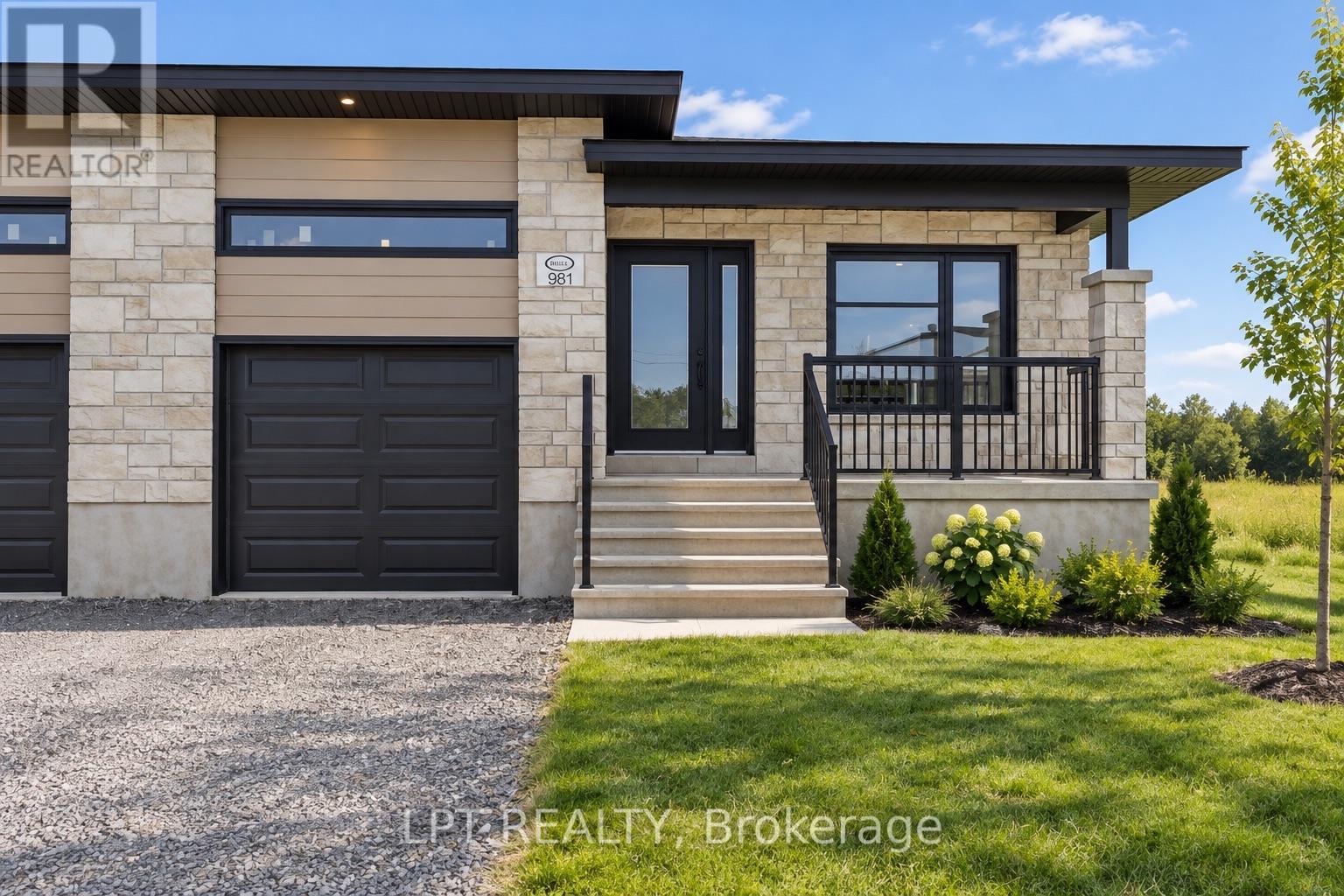 965 Katia Street Property Photo 1