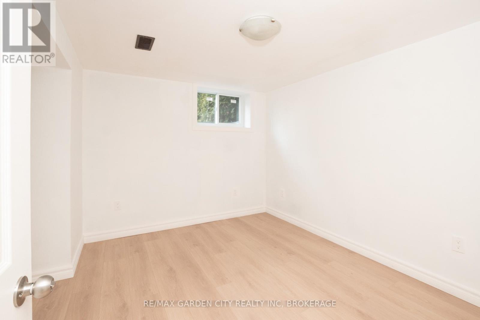 9 Fir Avenue Property Photo 31