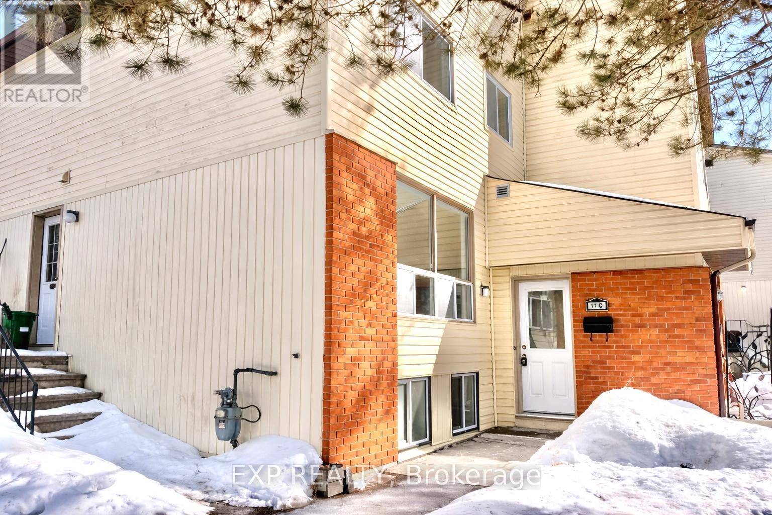 11C SONNET CRESCENT Property Photo 1
