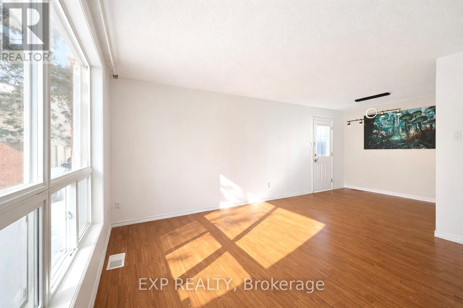 11c Sonnet Crescent Property Photo 7