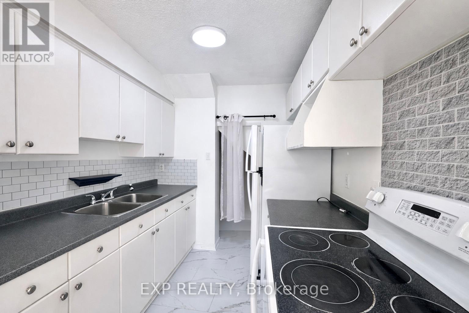 11c Sonnet Crescent Property Photo 9