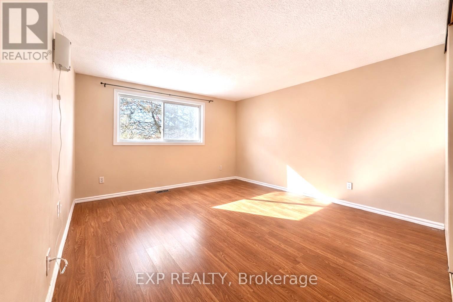 11c Sonnet Crescent Property Photo 14