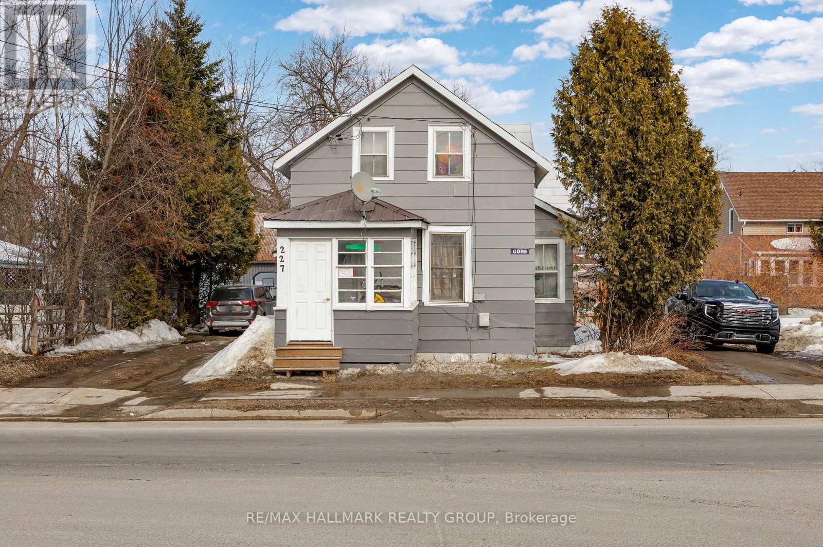229 GORE STREET E Property Photo 1
