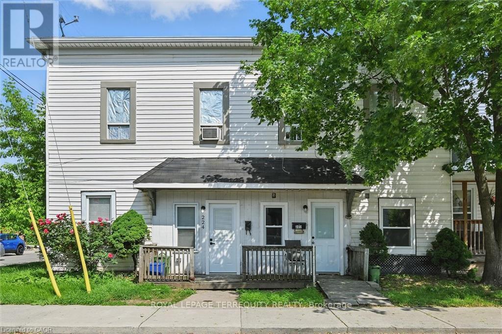 224 ROSSLYN AVENUE N Property Photo 1