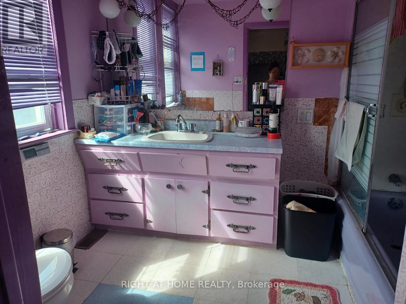 52 Sykes Street S Property Photo 14