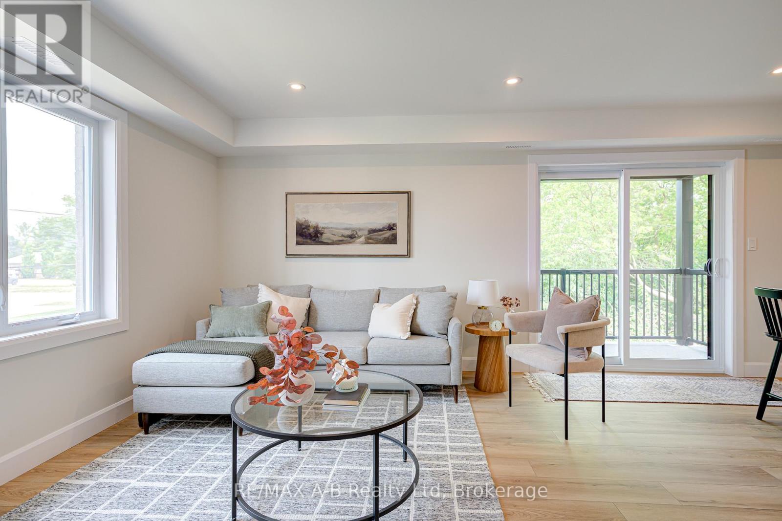 30 - 428 Queen Street W Property Photo 11