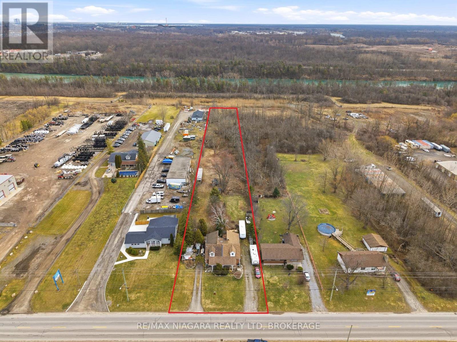 8356 Oakwood Drive Property Photo 1