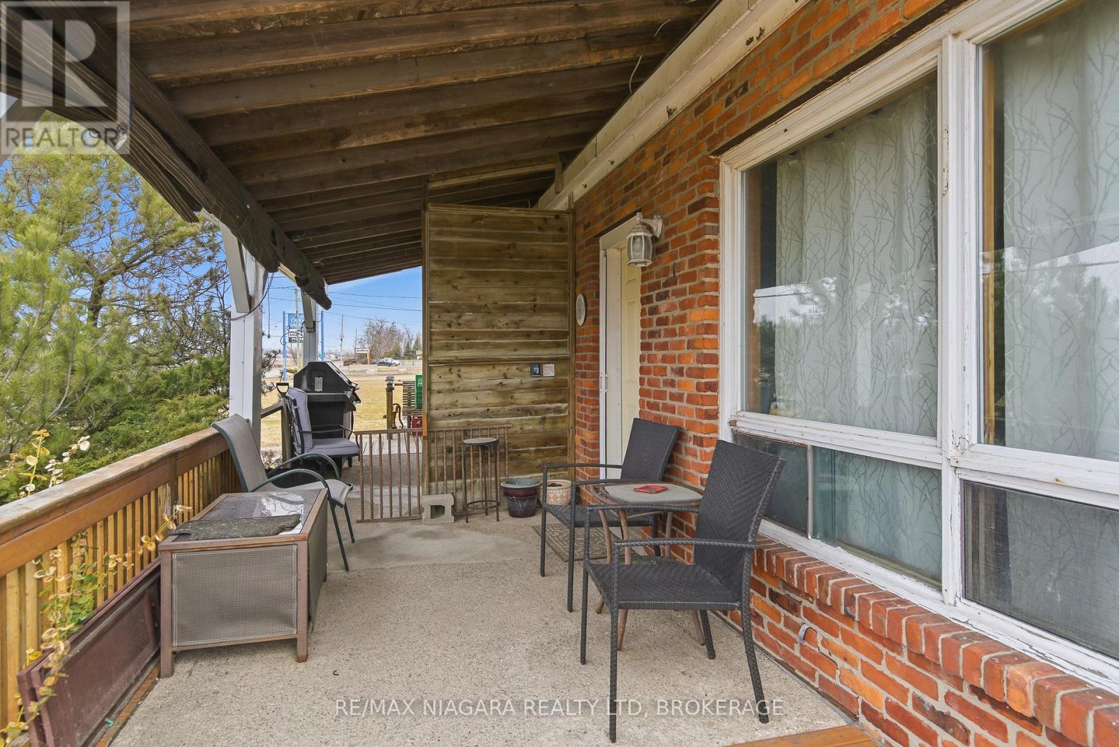 8356 Oakwood Drive Property Photo 7