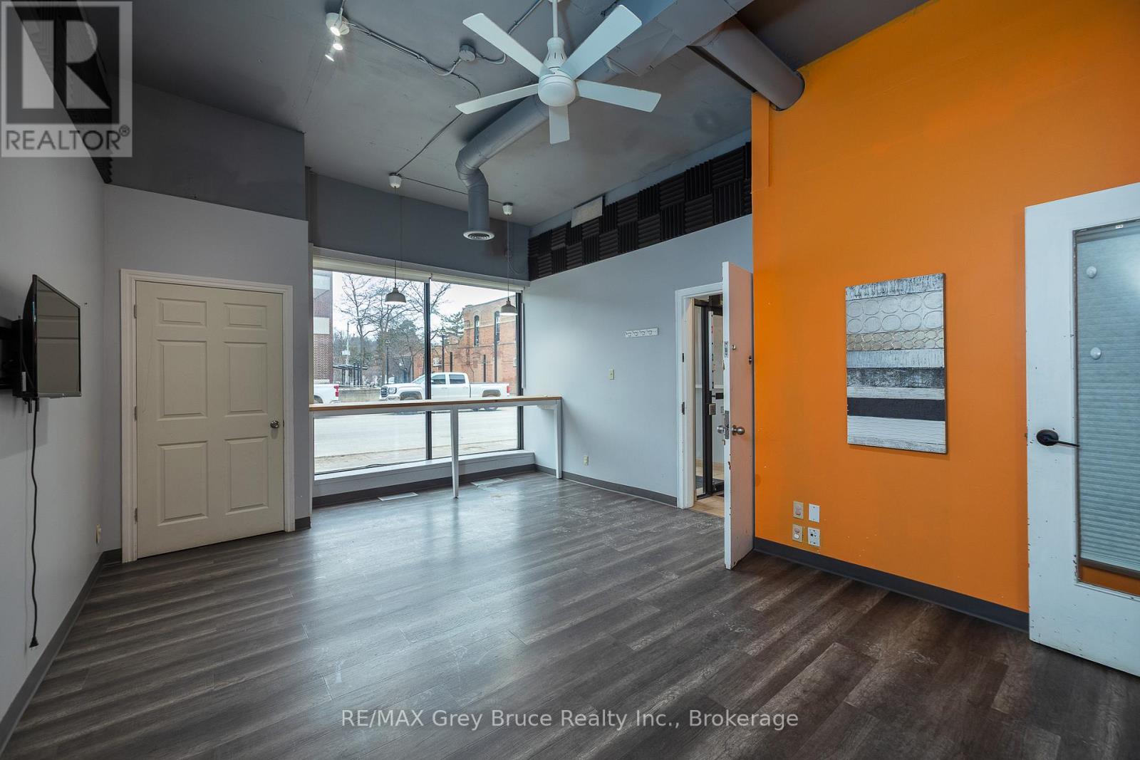 827 2nd Avenue E Property Photo 3