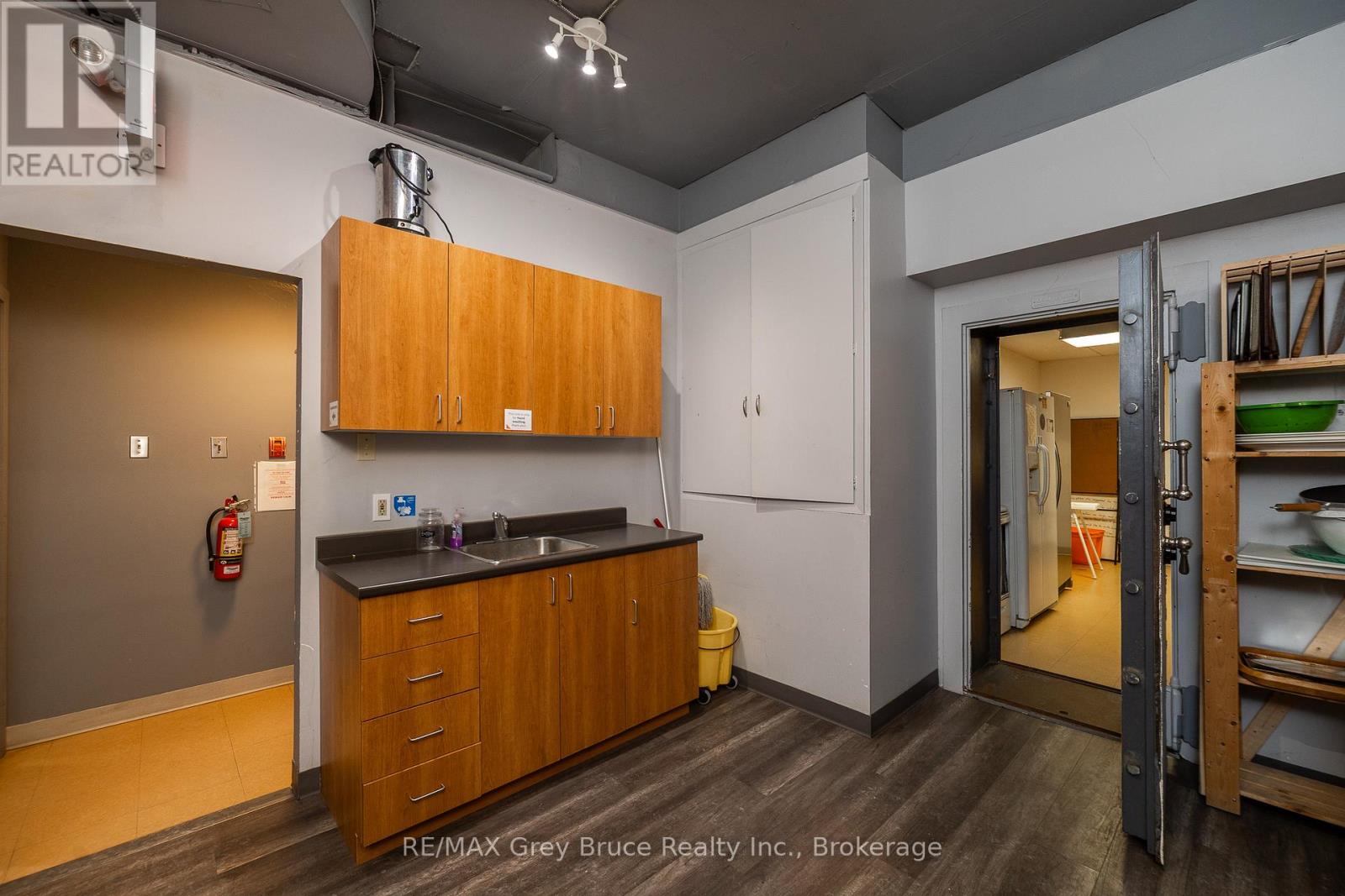 827 2nd Avenue E Property Photo 21