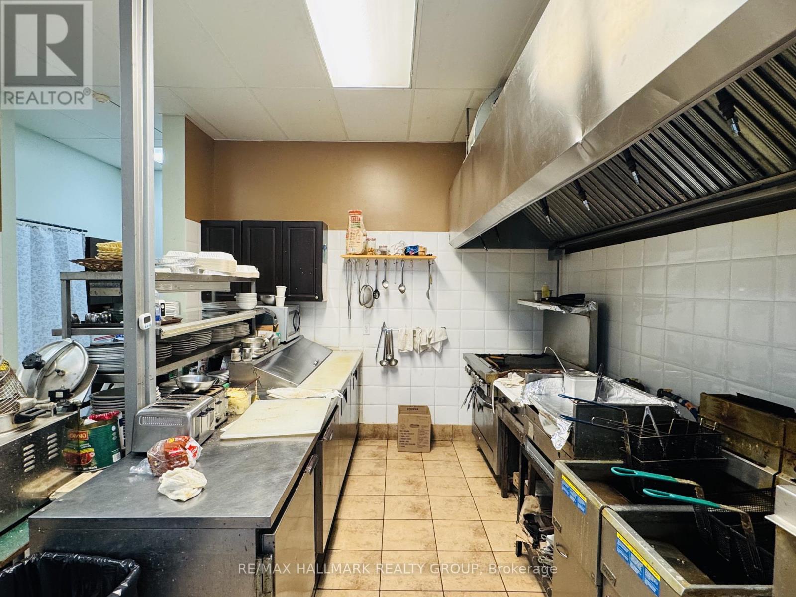 33 Queen St Street Property Photo 15