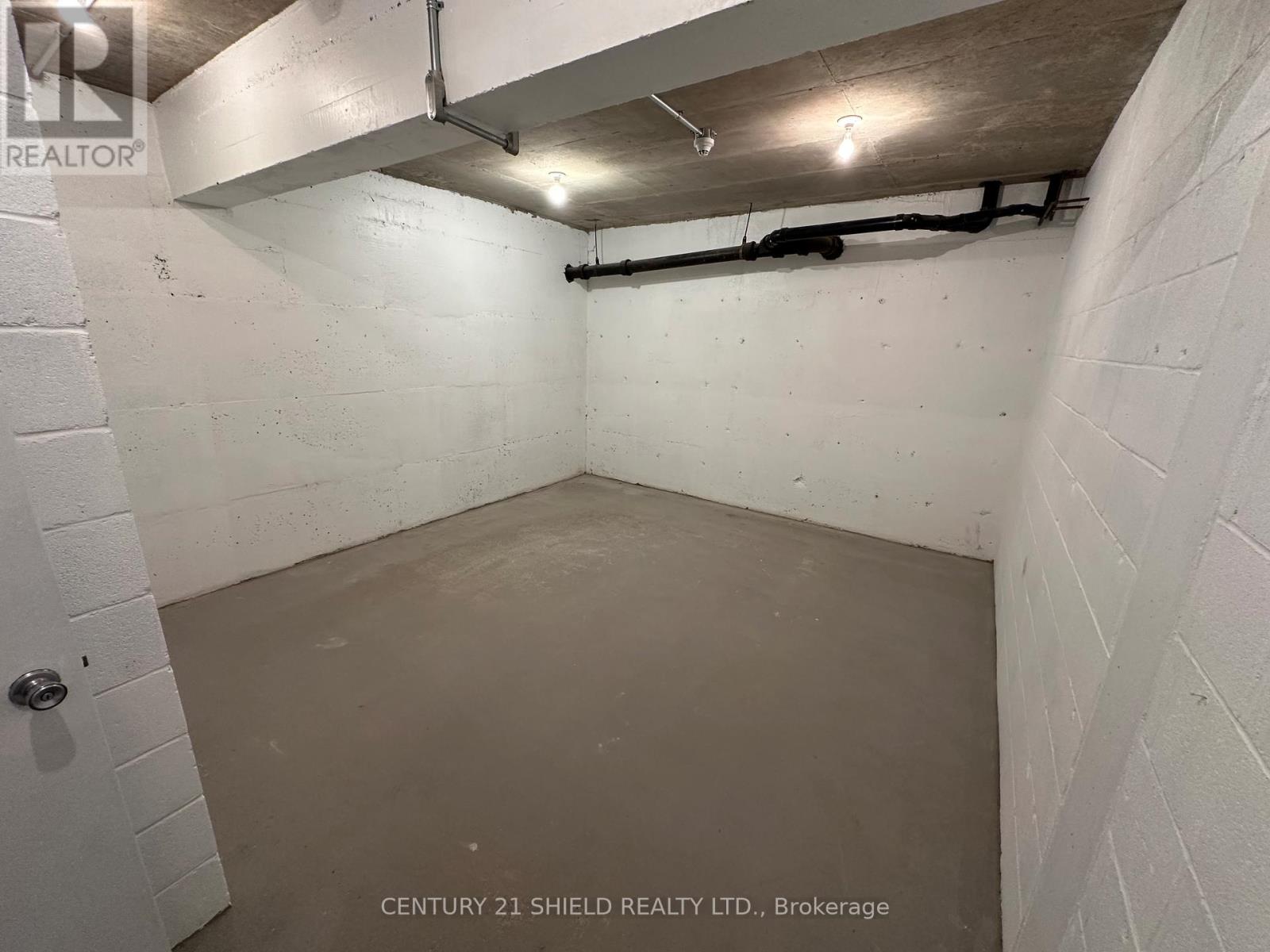 B - 820 Mcconnell Avenue Property Photo 1
