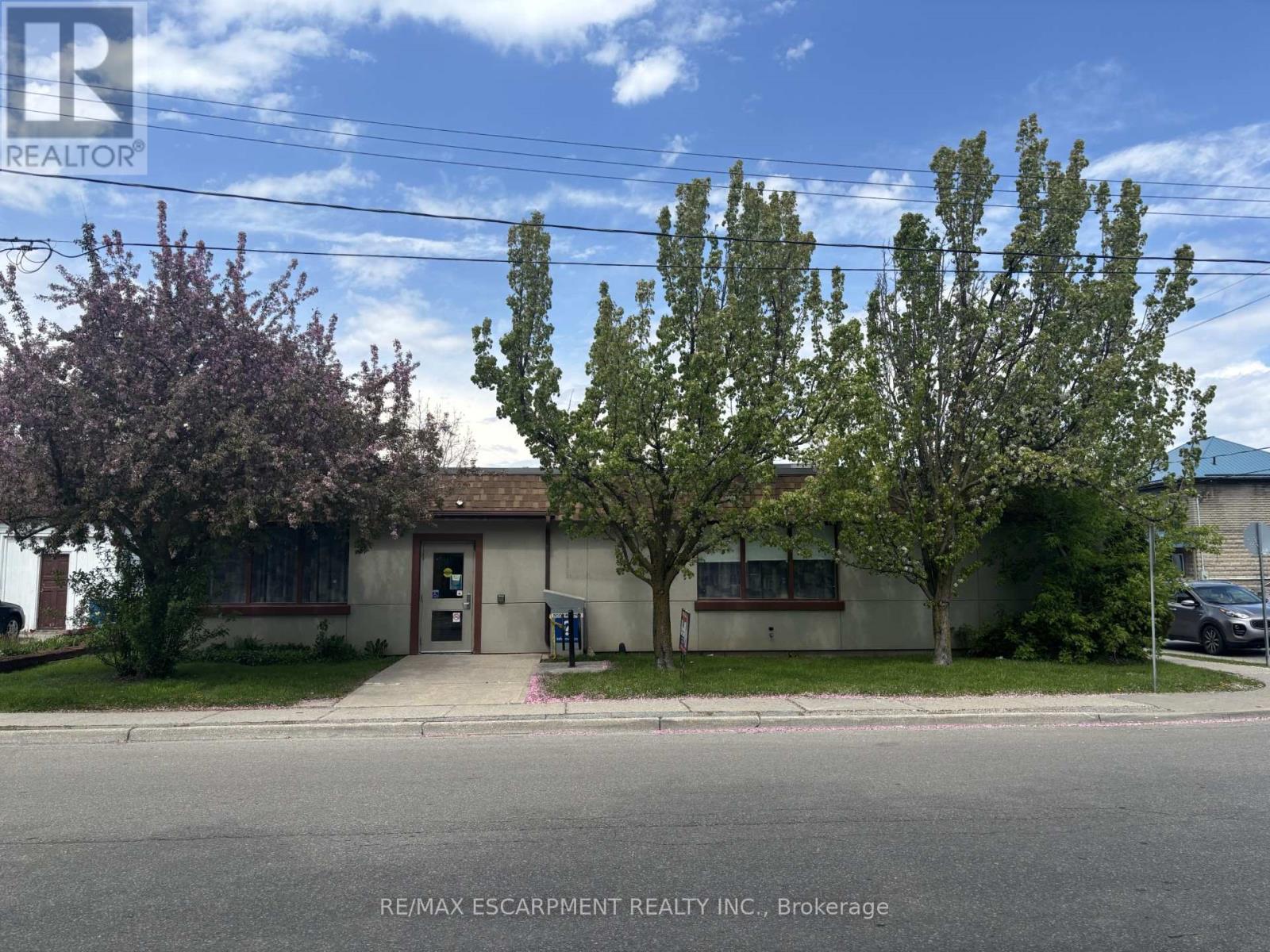 13 Alma Street Property Photo 1