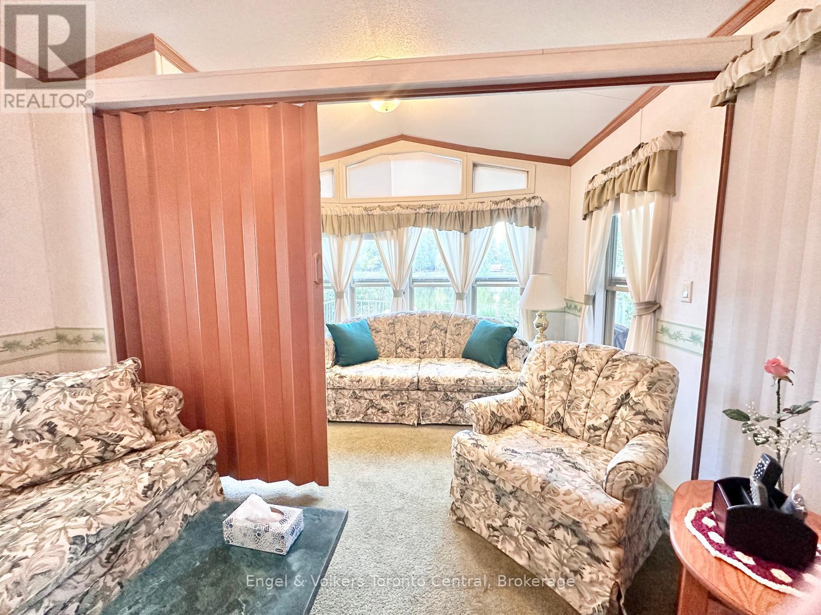 B6 - 7489 Sideroad 5 E Property Photo 21
