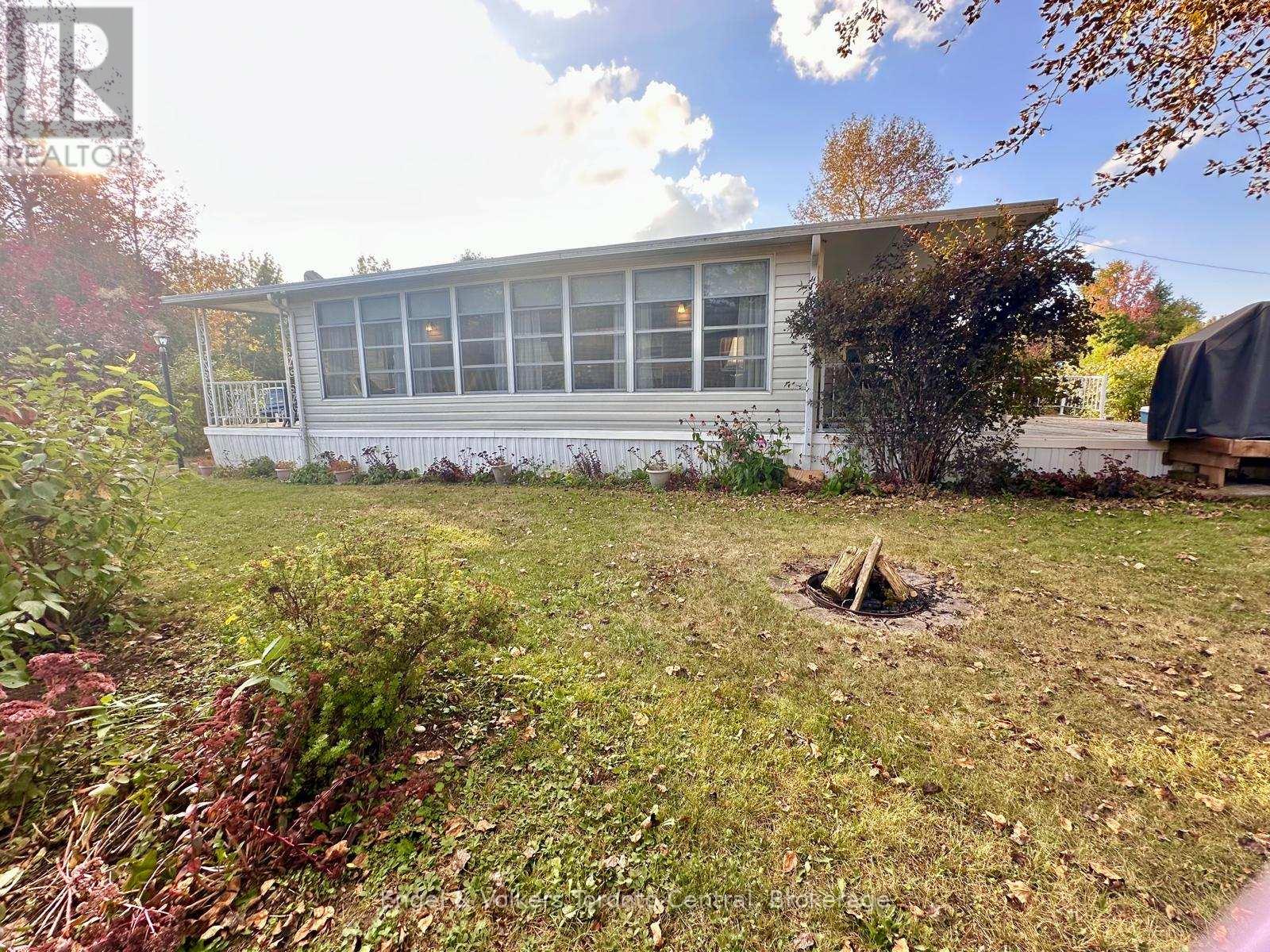 B6 - 7489 Sideroad 5 E Property Photo 39