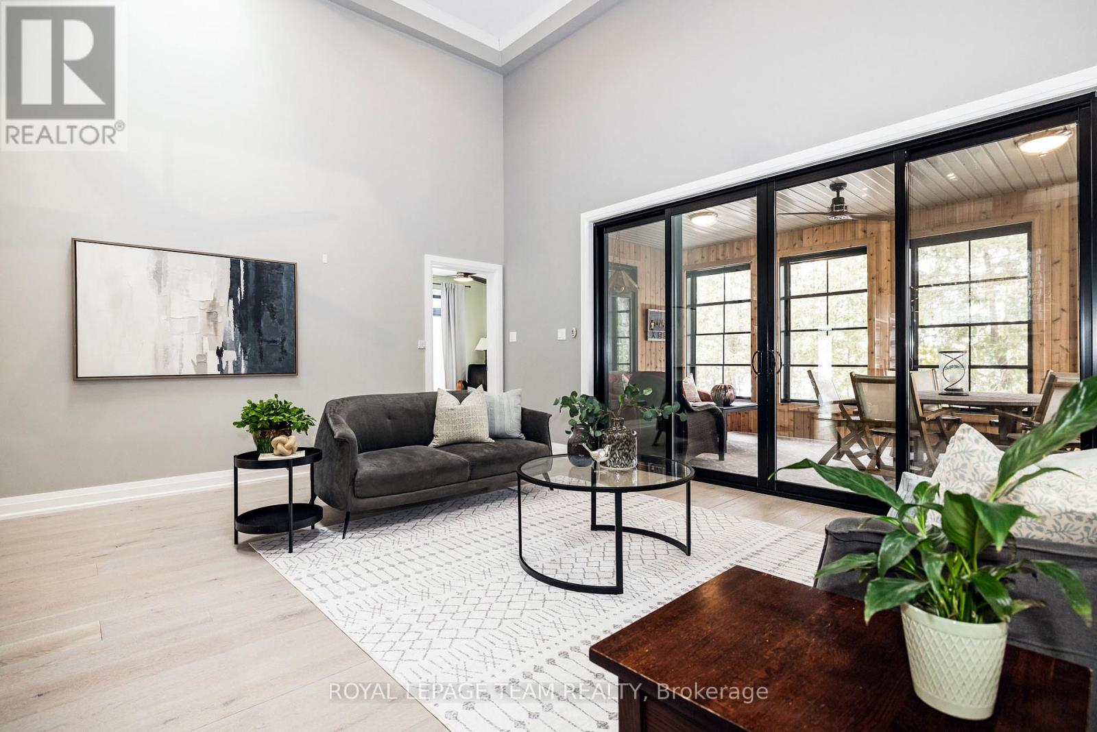28 George Street Property Photo 9