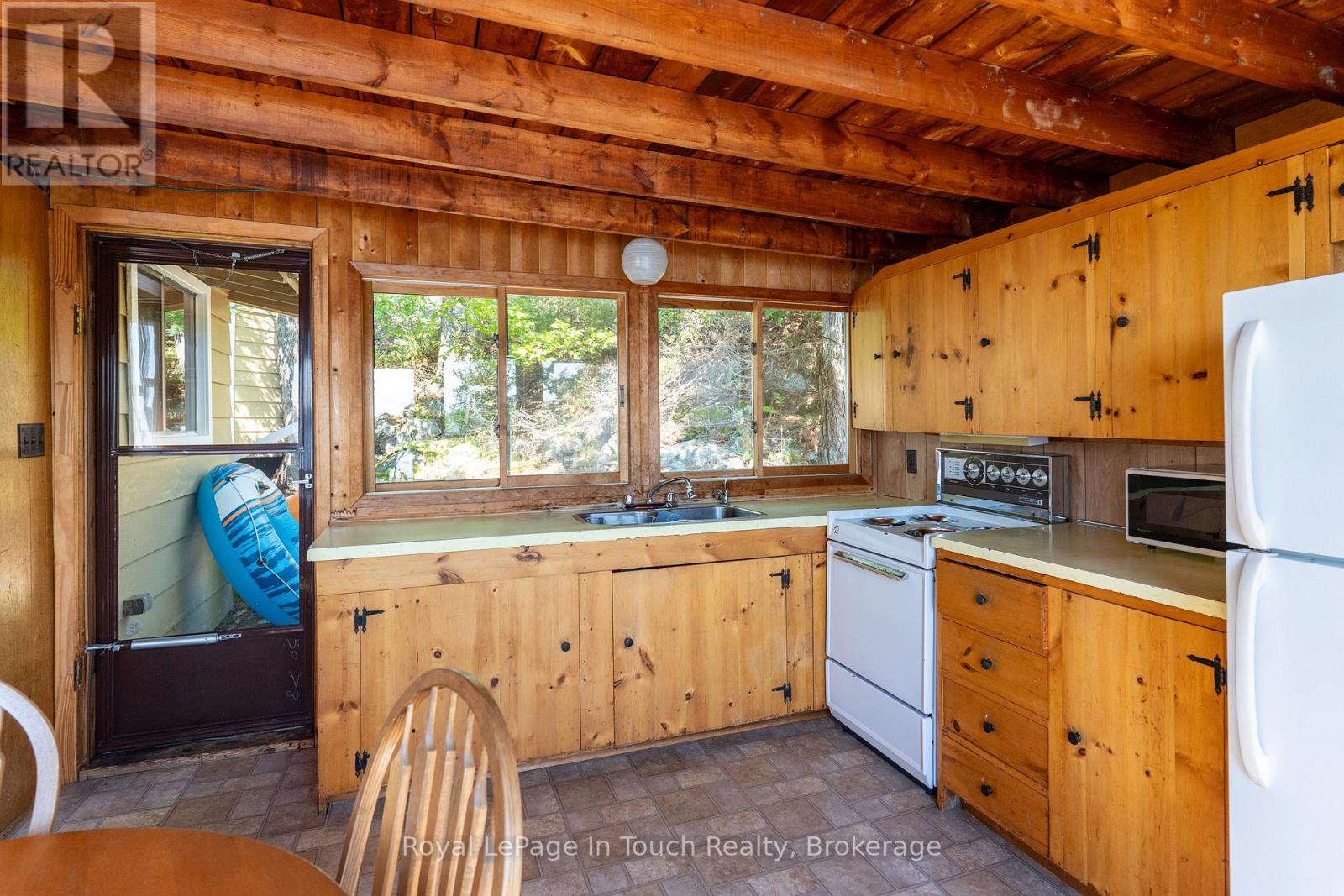 13182 Georgian Bay Shore Property Photo 18