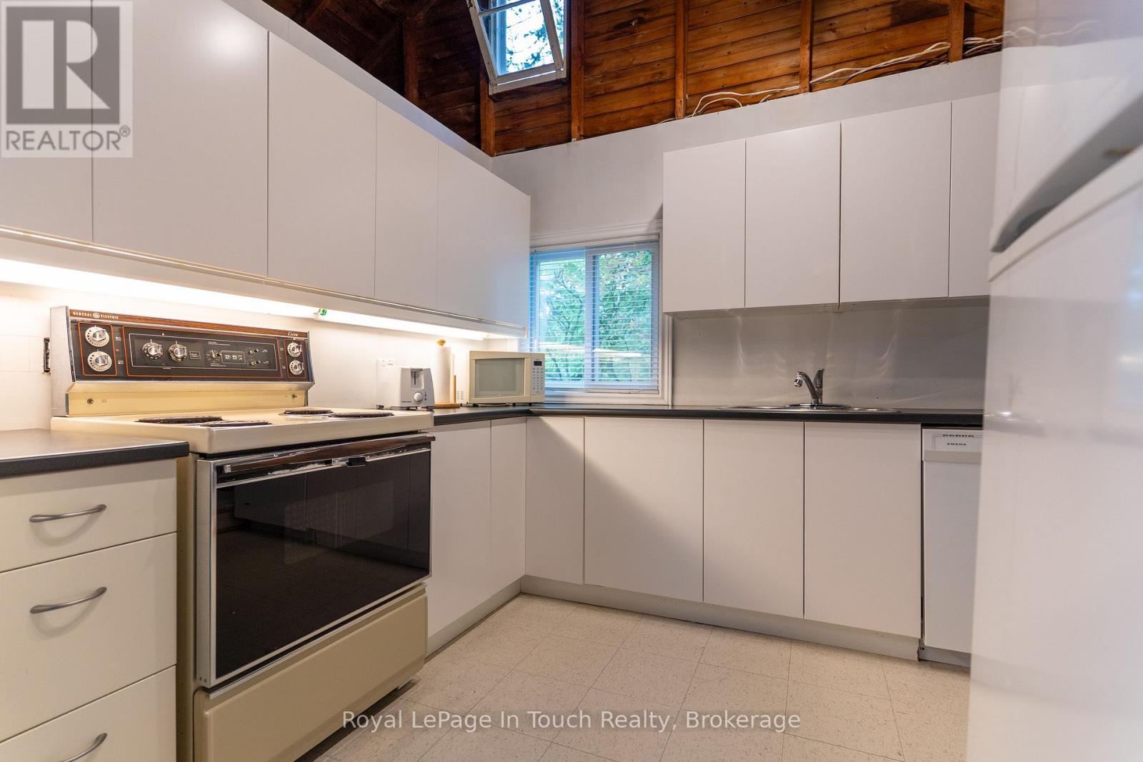 13182 Georgian Bay Shore Property Photo 39
