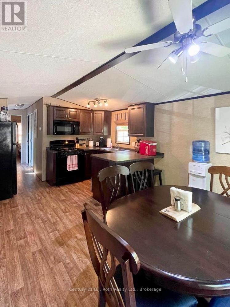 439 Springwater Crescent Property Photo 26