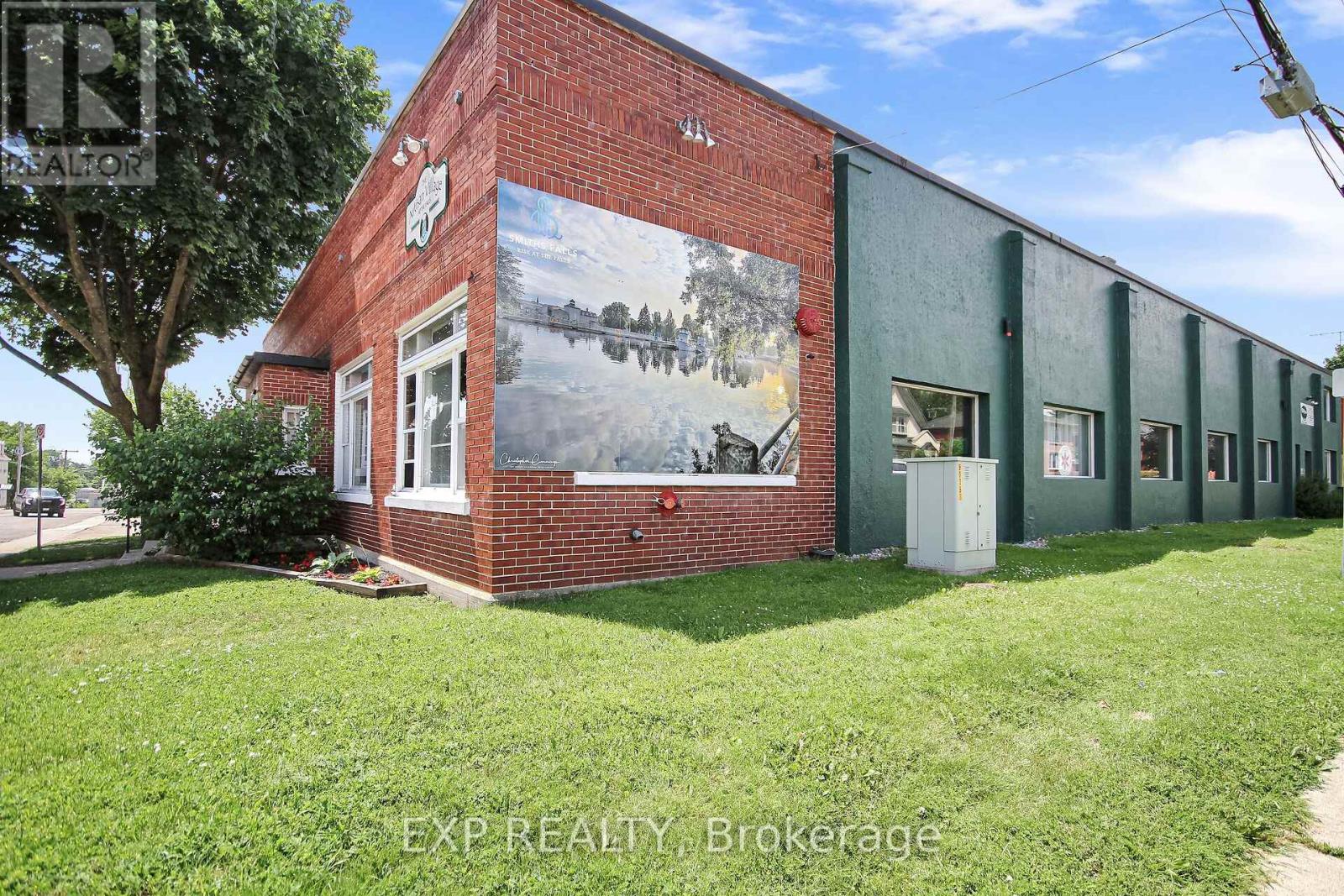 12 Maple Avenue Property Photo 3