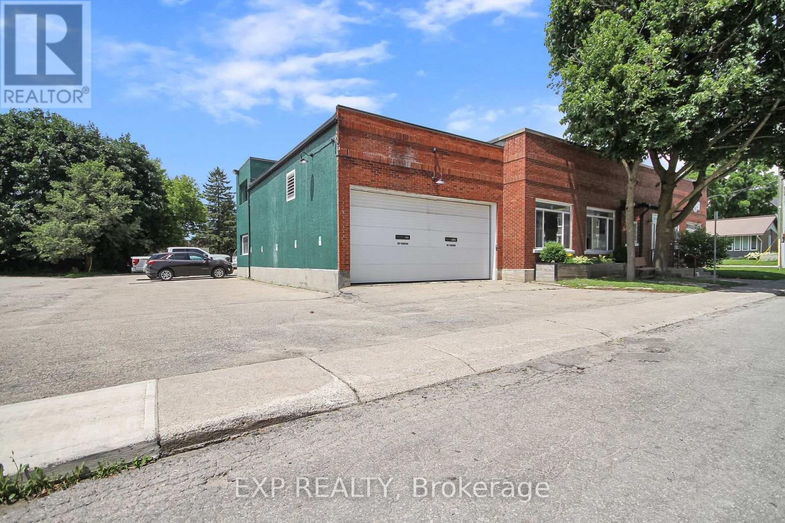 12 Maple Avenue Property Photo 4