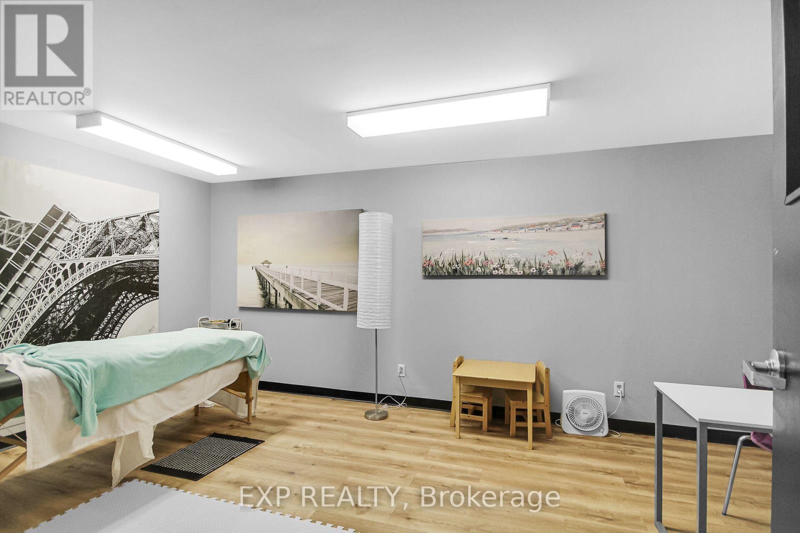 12 Maple Avenue Property Photo 10
