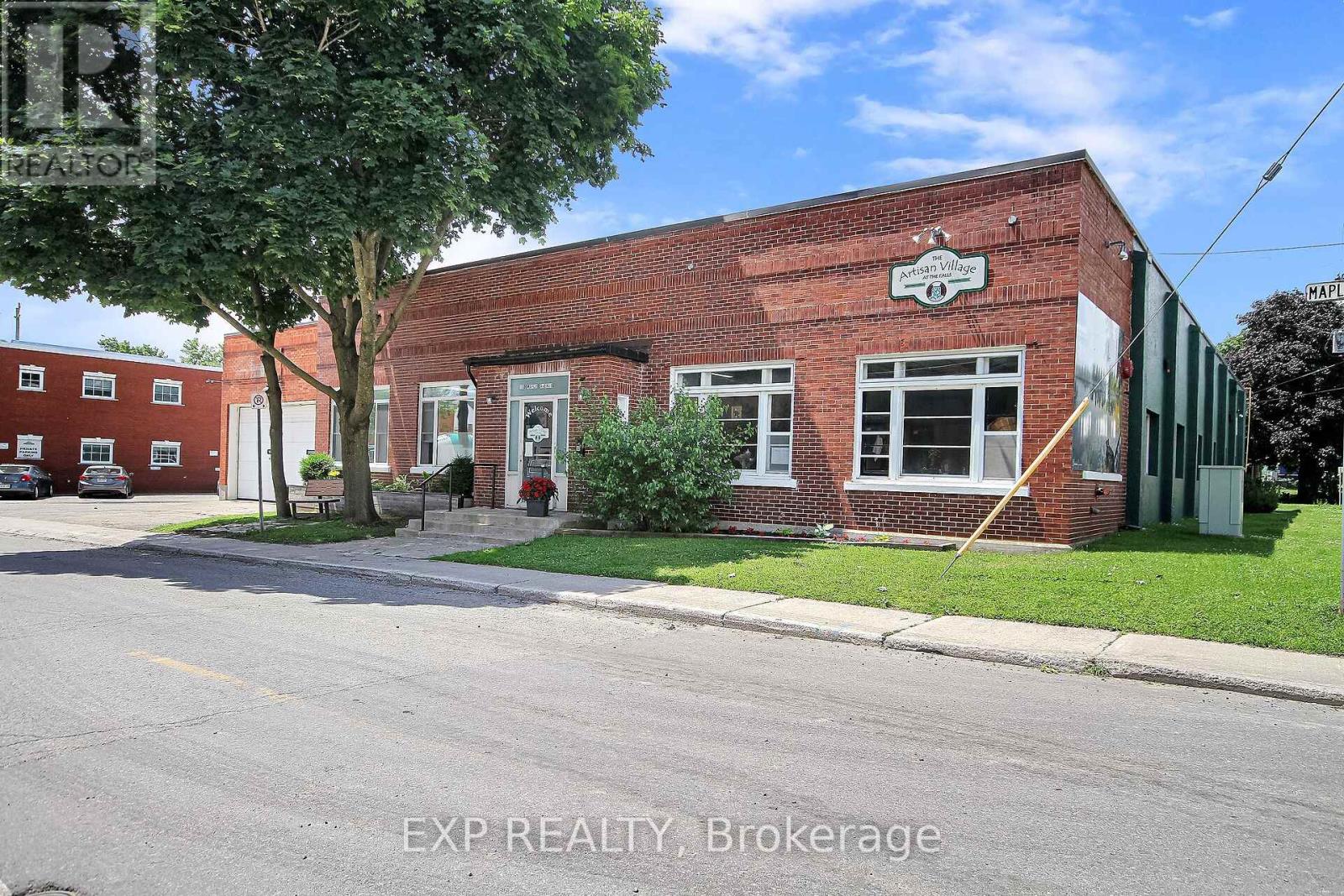 12 Maple Avenue Property Photo 44