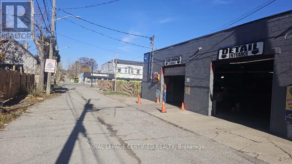 639 Langlois Avenue Property Photo 10