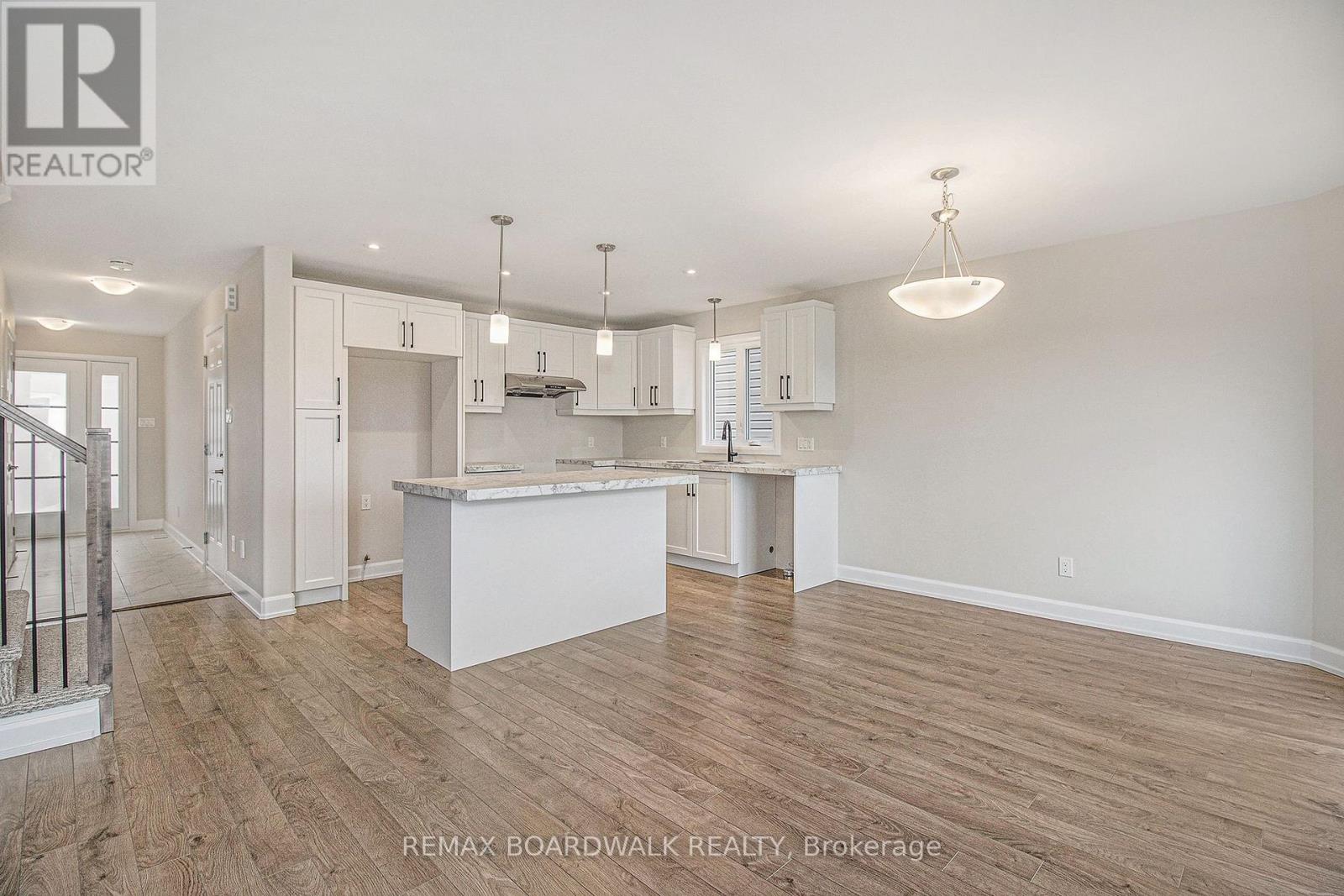 1145 Montblanc Crescent Property Photo 4