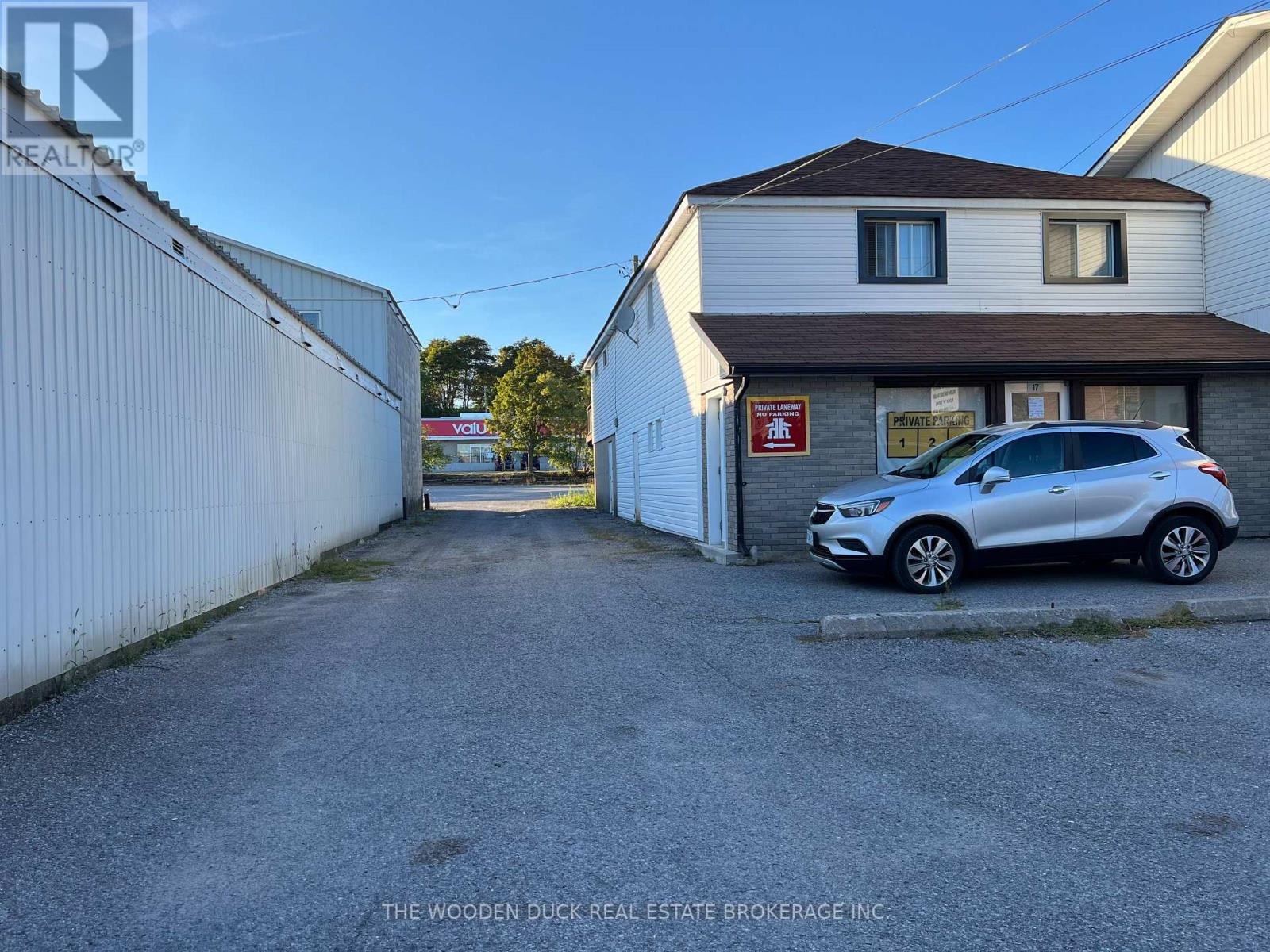 17 FRONT STREET E Property Photo 1