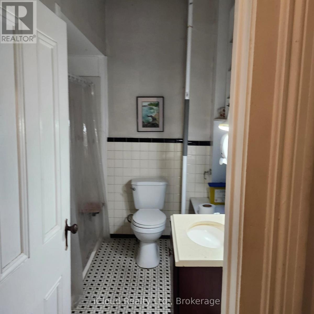 19 Bridge Street W Property Photo 9