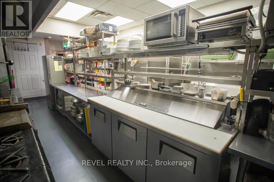 53 Simcoe Street Property Photo 17