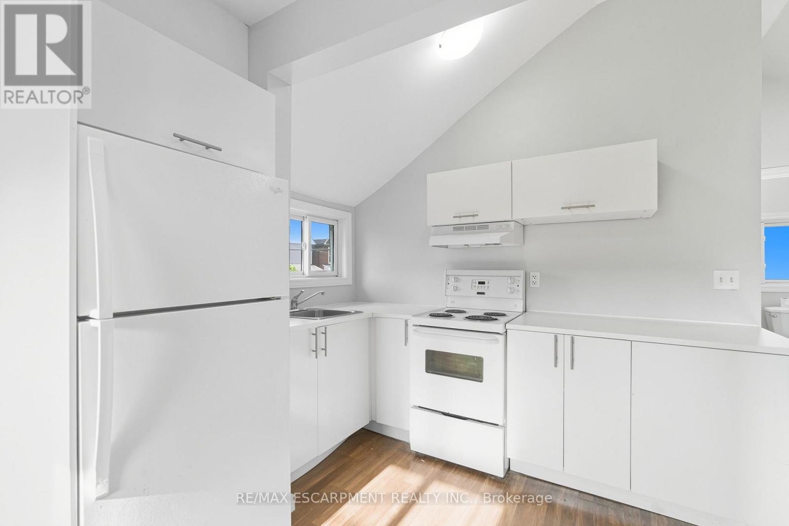 2 - 2 Windsor Street Property Photo 5